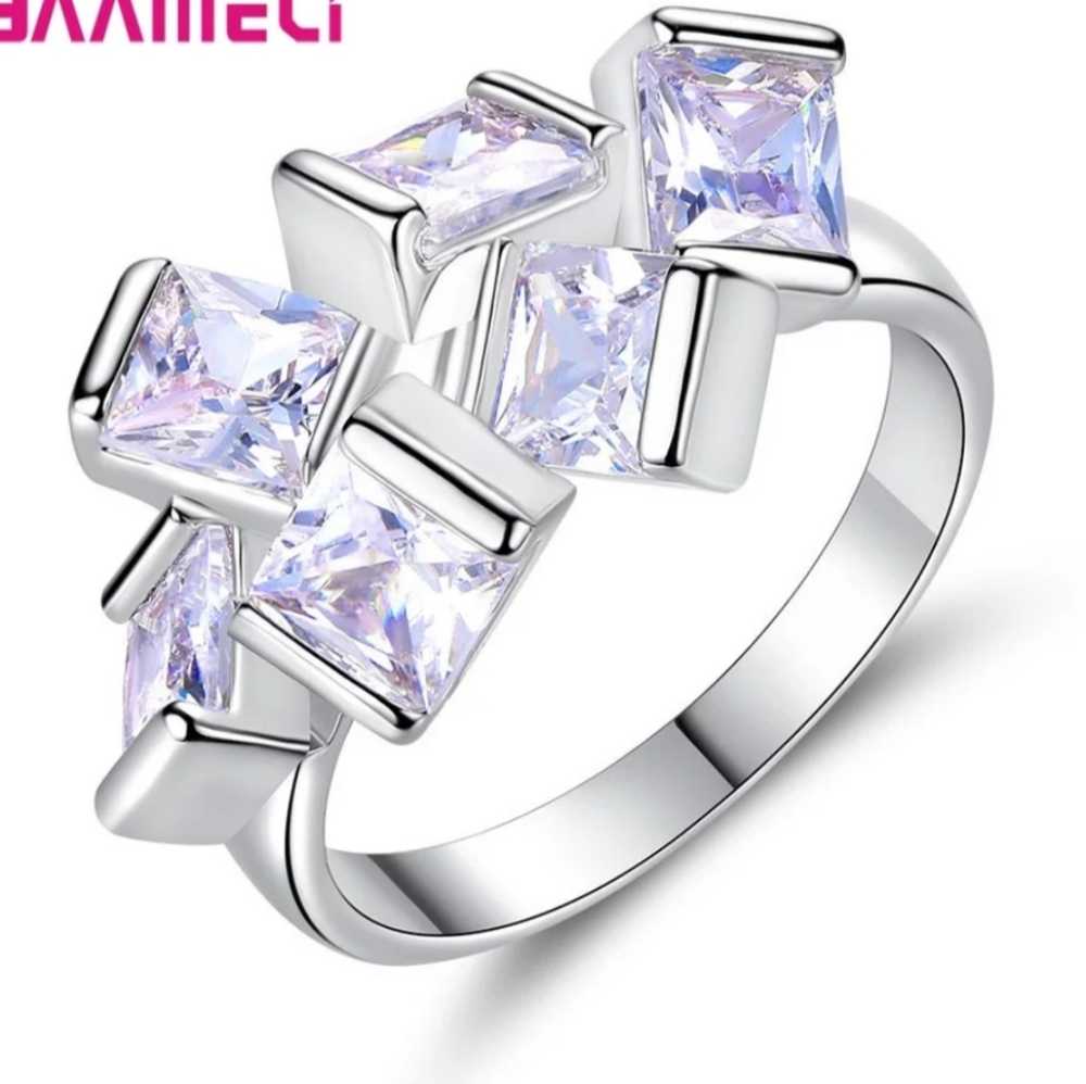New 925 sterling silver clear cubic zirconia ring! - Picture 4 of 4